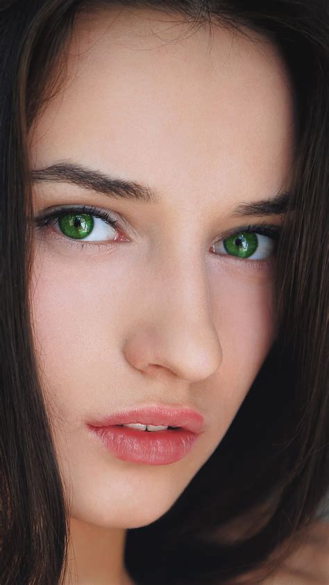 sexy green eyes